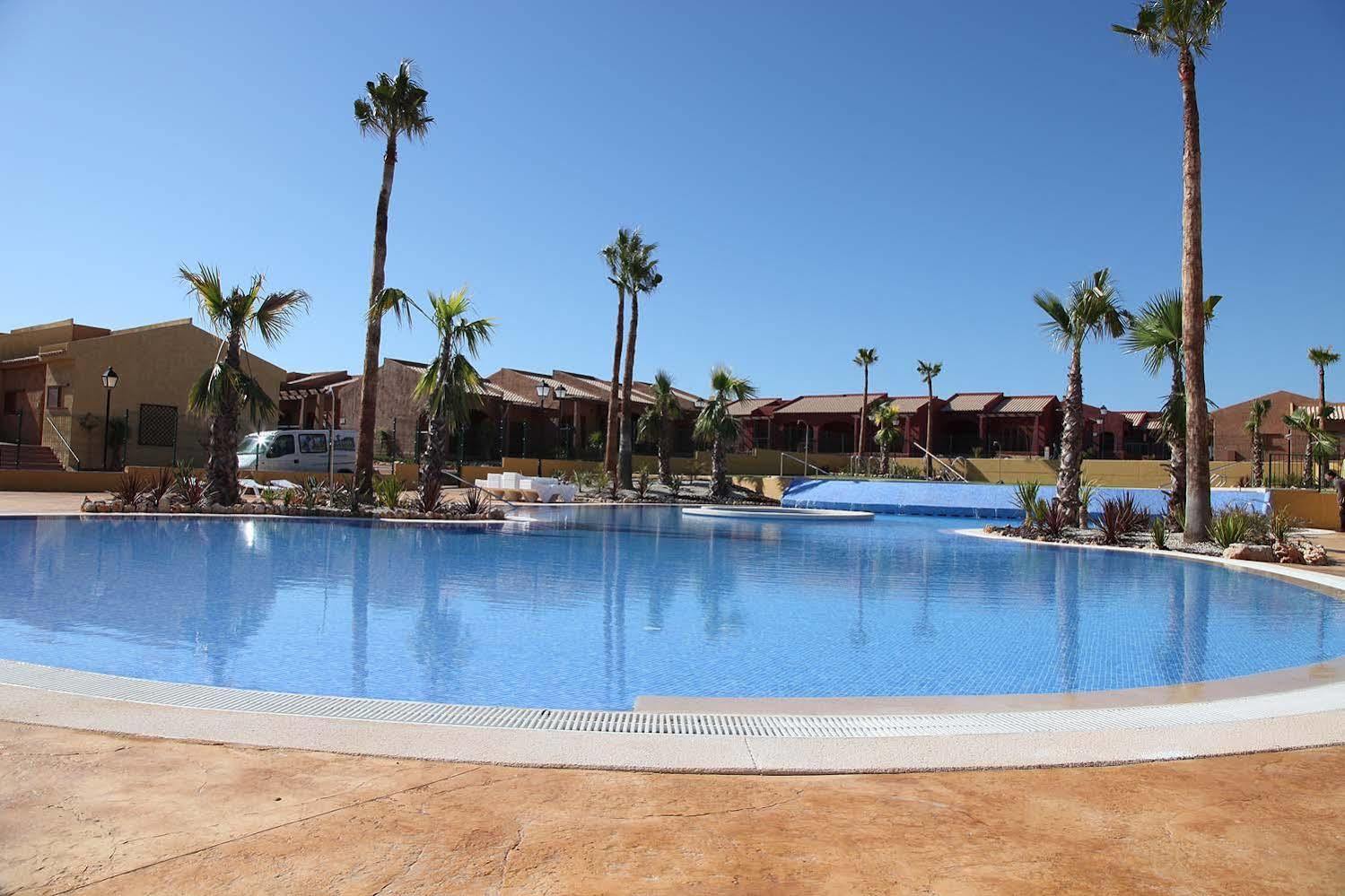 Santara Resort And Spa 圣波拉 外观 照片